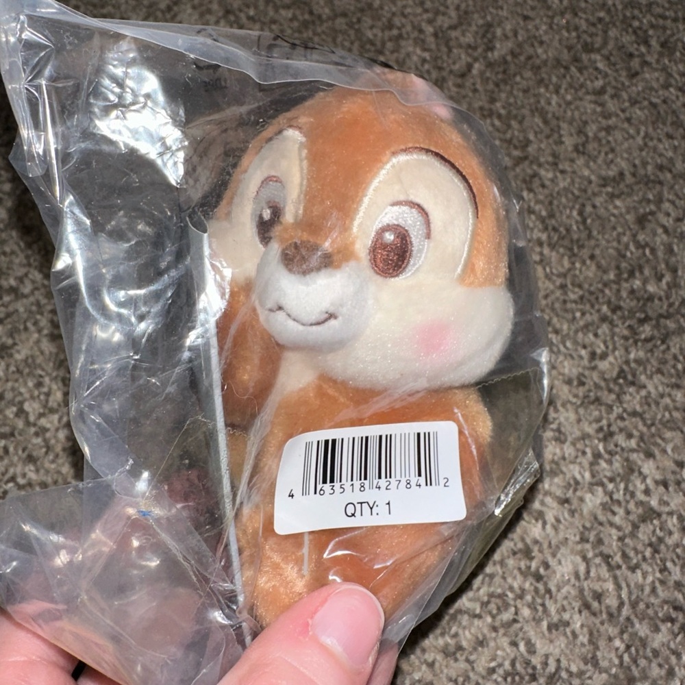 Tokyo Disney Chip Keychain - Picture 2 of 4